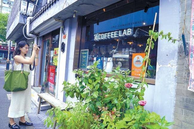 韩国小巷深处的独特风味，隐藏版特色小店的故事