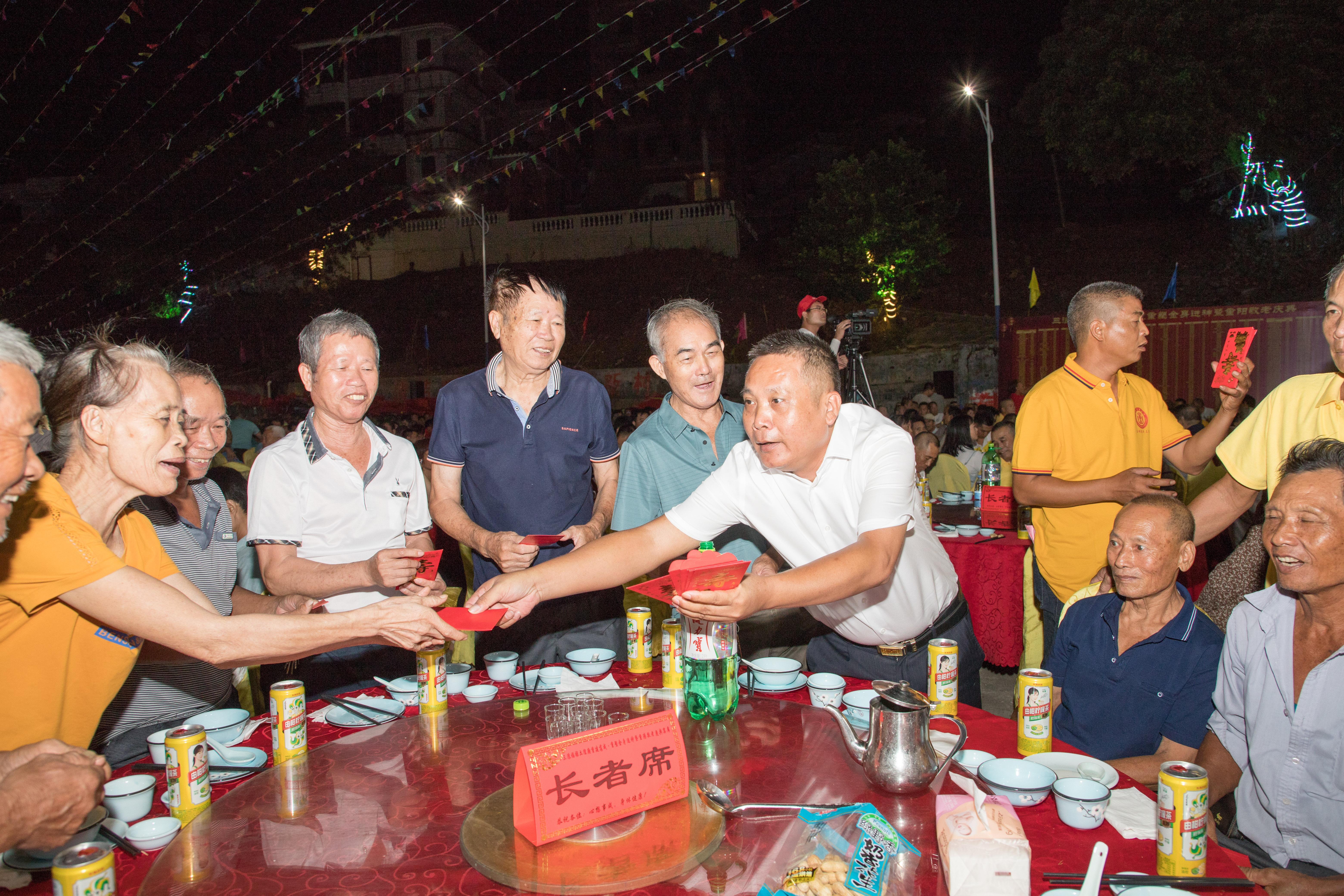吴川火车站最新动态，科技改变旅行体验，未来出行启程